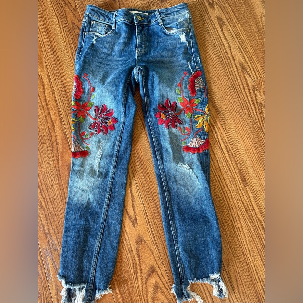 ZARA Embroidered Blue Jeans SIZE 6